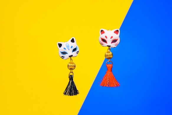 【日本神社風耳環系列】貓面の神秘/貓面具/白色款/單流蘇/一對 第1張的照片