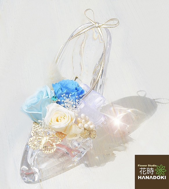 [A類專業的頁面]只免費送貨現在♪鞋子的蝴蝶圖案豪華版玻璃藍玫瑰的安排（3輪玫瑰） 第1張的照片