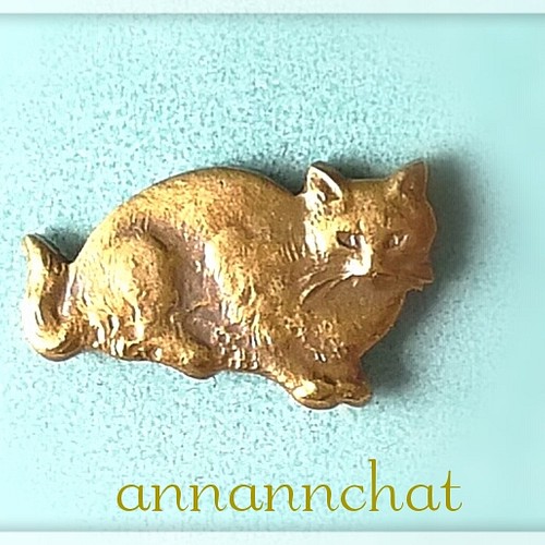 フランス製 ビンテージ ネコの 小さな ピンブローチ 】猫 ブローチ 