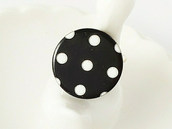 【イタリア製　polka dot　水玉　のリング】黒　白　母の日 1枚目の画像