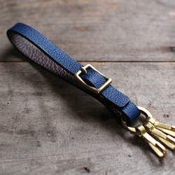 靛藍染色皮革[shiboai]黃銅金屬配件鑰匙扣 第1張的照片