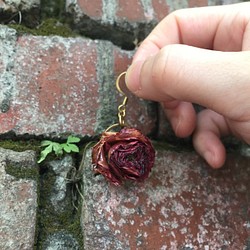 花系列》玫瑰乾燥花兒耳環-單隻 第1張的照片