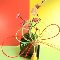 お正月飾り付き（取り外し可）春日梅　ミニ盆栽（フェイク） 光触媒加工　 1枚目の画像