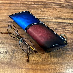 メガネケース / 革染色のツートンカラー（青×茶） 1枚目の画像