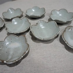 花豆皿（チタンマット釉　黒斑入り黒土）送料無料 1枚目の画像