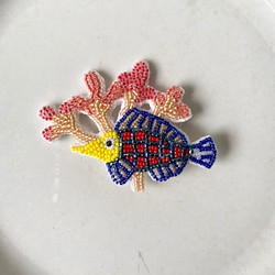 【送料無料】【ブローチ】サンゴと魚と 1枚目の画像