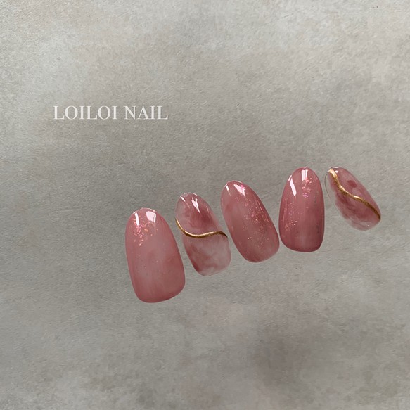 シアーピンクのオーロラとゴールドラインネイル ニュアンスネイル ネイルチップ ネイルチップ ネイルシール Loiloi Nail 通販 Creema クリーマ ハンドメイド 手作り クラフト作品の販売サイト