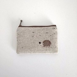 迷你小包（羊毛人字紋編織象牙色和大黃蜂貼花） 第1張的照片