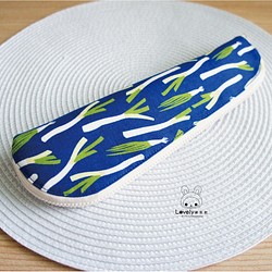 Lovely樂芙妮【日本布訂製】青蔥餐具袋、筆袋、藍底、加大版23-24公分筷子可用 第1張的照片