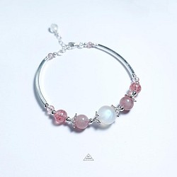 薔薇的水晶球-月光石.草莓晶.粉晶設計手鍊 第1張的照片