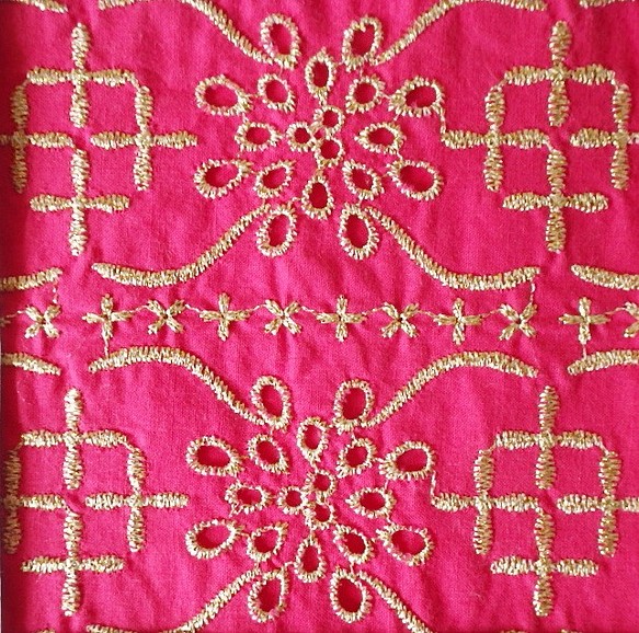 ビビッドピンク金刺繍 1枚目の画像