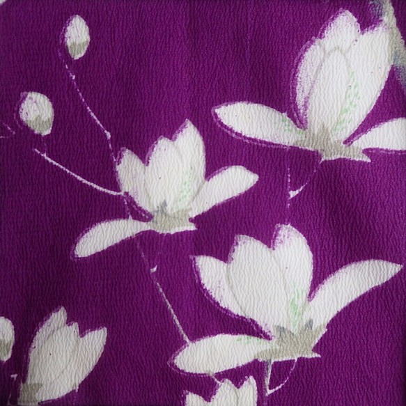 紫に白い花・風呂敷 1枚目の画像