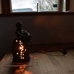 ランプ・照明　明かり灯る人形　　『純喫茶くりいま』 1枚目の画像