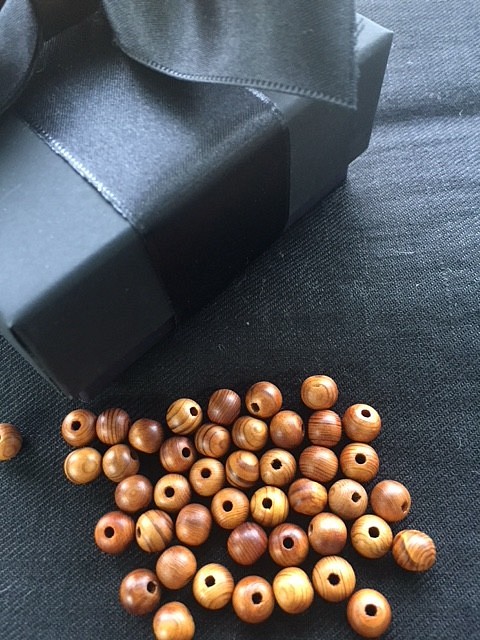 ウッドビーズ（wooden beads）屋久杉（ヤクスギ）7mm　5pcs 1枚目の画像