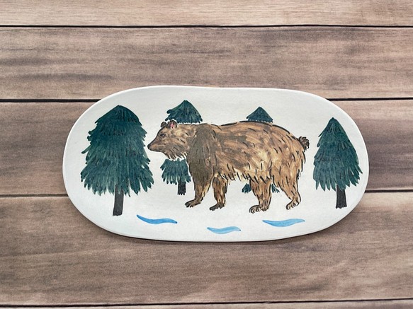 陶瓷橢圓長盤 森林裡的棕熊 第1張的照片