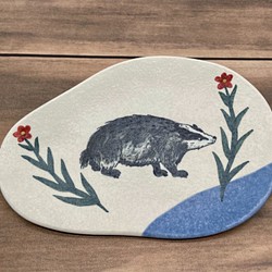陶瓷小盤 花與獾 第1張的照片