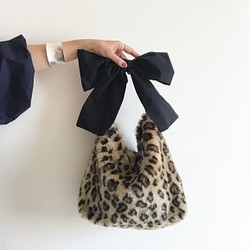 3way eco fur ribbon tote bag（レオパード） 1枚目の画像