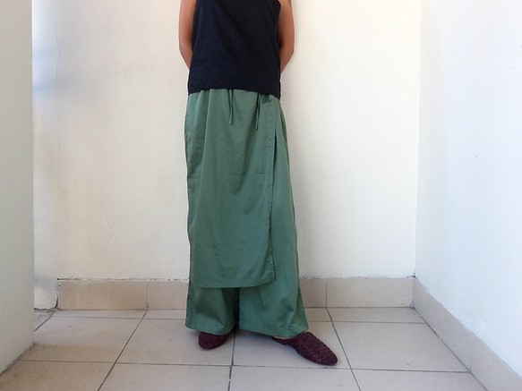 鼠尾草綠/裹裙式褲子 第1張的照片