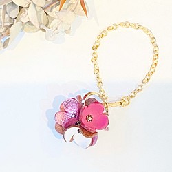 【キット】初心者さんでも簡単 ビオラ花&クローバー花のバッグチャーム(ピンクカラー) 1枚目の画像
