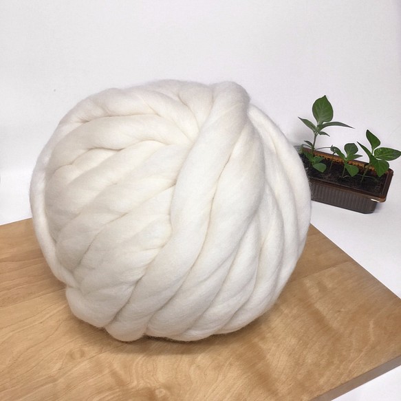 Premium 17.5 microns - 100% Merino Wool Chunky Yarn (Natural 1枚目の画像