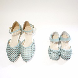 「台灣製親子款」好透氣摟空包趾真皮涼鞋-天空藍 第1張的照片