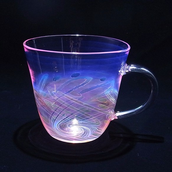 耐熱ガラス 渦マグカップ(insidiout)ピンク 1枚目の画像