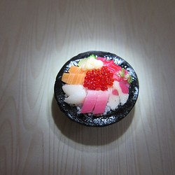 ミニチュア　海鮮丼　マグネット 1枚目の画像