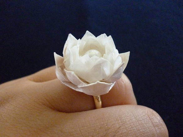 和紙で作った純白のおりがみ花リング/指輪 1枚目の画像