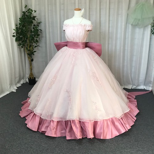バックリボン付け ピンクのウェディングドレス 高級なサテン素材 ドレス Loveme 通販 Creema クリーマ ハンドメイド 手作り クラフト作品の販売サイト