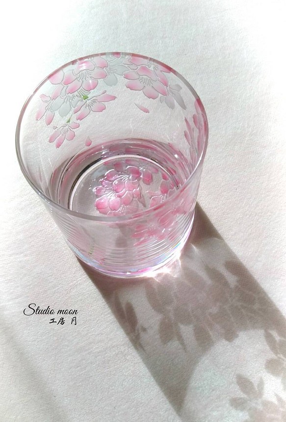 桜のロックグラス・丸型 1枚目の画像