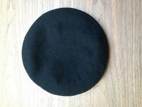 ビッグベレー/ブラック/ウール100%のポカポカベレー帽 1枚目の画像