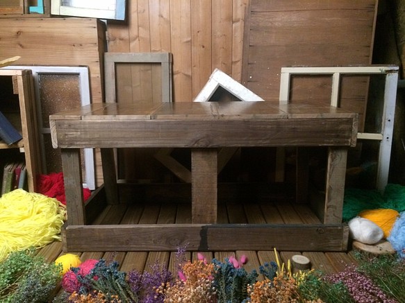 古い木製の椅子木製コーヒーテーブル椅子チェアバスドライフラワーの花のベッドの茶の小道具の本棚の金の工業風農村風の食料品北欧ビニー 1枚目の画像