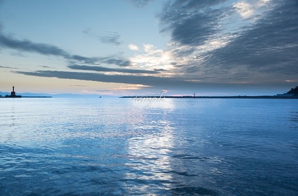 癒しを感じる写真 青の海と夜更けの空 ポストカード 送料無料 写真 グラフィック ロア 通販 Creema クリーマ ハンドメイド 手作り クラフト作品の販売サイト