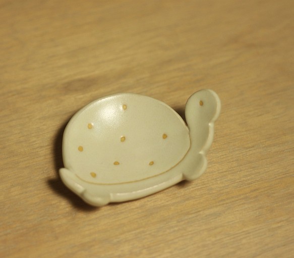 白釉小碟-烏龜 第1張的照片