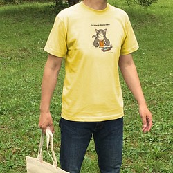 T卹“貓舉杯同啤酒”（淺黃色）中性[按訂單生產，免費送貨] 第1張的照片