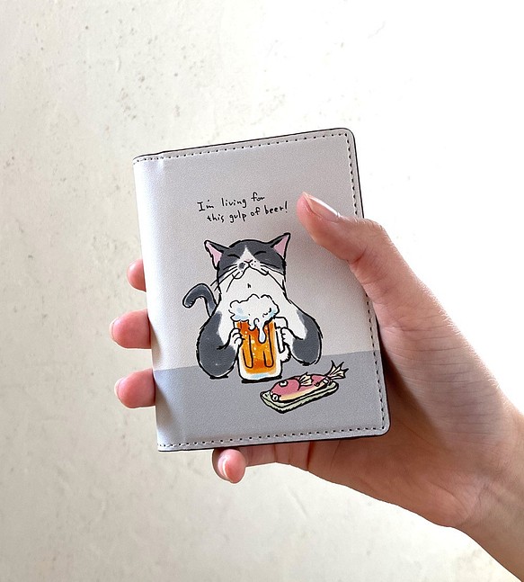 名刺・カードケース　猫がビールで乾杯（ライトグレー） 1枚目の画像