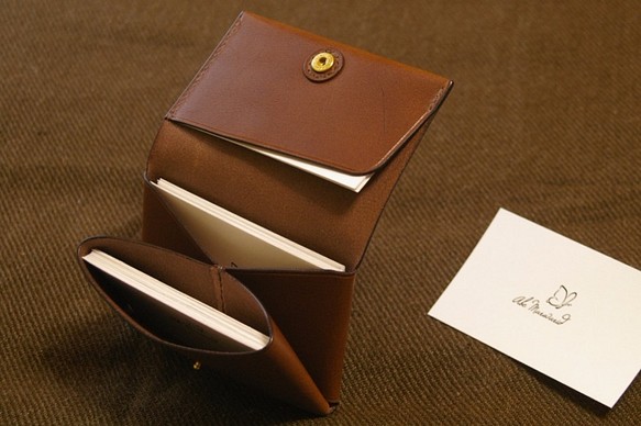 一枚革の名刺入れ・カードケース（革色：チョコ）【受注制作】【送料込み】 1枚目の画像