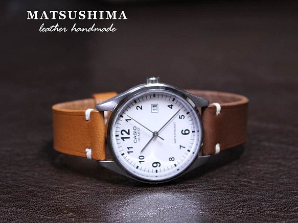 [CASIO×サドル・チョコ&キャメル] リメイク腕時計。革：栃木レザー、糸：フランス産リネン糸。2トンカラー。 1枚目の画像