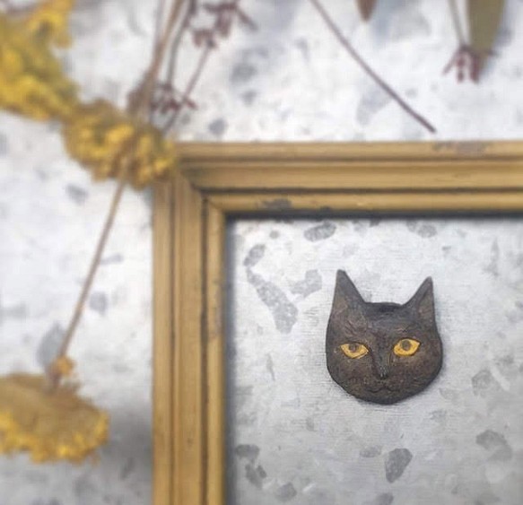 ネコの顔ブローチ　陶土 1枚目の画像