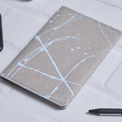 【紙製】スプラッシュ|インクシリーズ|シンプルなパスポートカバー 1枚目の画像