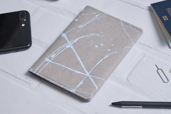 【紙製】スプラッシュ|インクシリーズ|シンプルなパスポートカバー 1枚目の画像