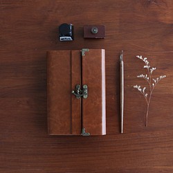 [免費初始雕刻] [研磨] A6尺寸棕色手工作業日記[精pu皮革] 第1張的照片