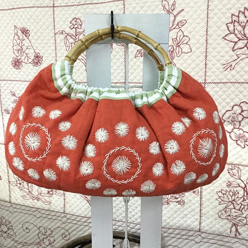 Shikica Tokyo バンブーハンドル刺繍バッグ - ハンドバッグ