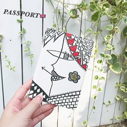 パスポートケース 春の新作 パスポートいれ パスポート ケース カバー 男女 アート 手書き 星 リップ ハート 女の子 1枚目の画像