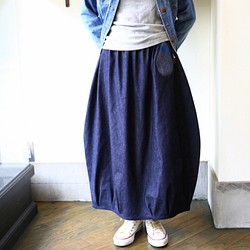 83一雫の{raku raku}インディゴデニム バルーンスカート83cm丈 1枚目の画像