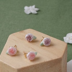 迷你玫瑰 耳環 耳夾 手工黏土裱花 可訂製 第1張的照片