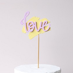 『love』背景付き木製ケーキトッパー＊カスタムオーダーでオリジナル仕上げ 1枚目の画像