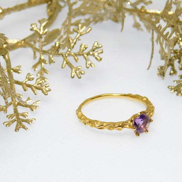紫水晶戒指“圓形切割5毫米”金色 第1張的照片