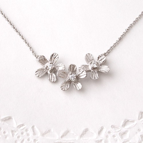 Petit fluer necklace 3 (rhodium plating) ネックレス・ペンダント