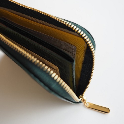 薄くて軽いコンパクトな財布 10枚カードポケット クロコ形押しグリーン 
